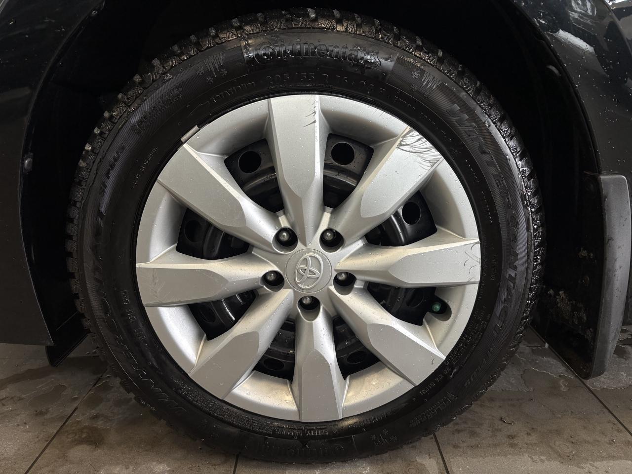 2016 Toyota Corolla LE MODEL   LOW KM   2 SETS OF TIRES   REVERSE CAM Photo
