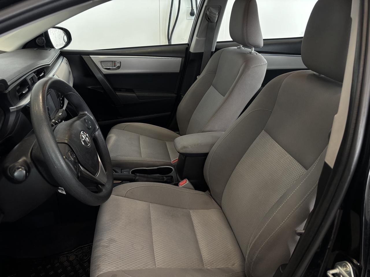 2016 Toyota Corolla LE MODEL   LOW KM   2 SETS OF TIRES   REVERSE CAM Photo