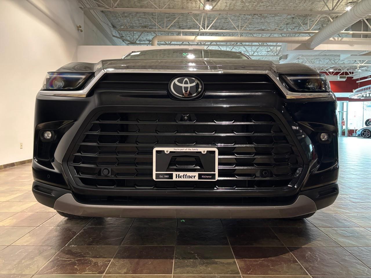 2024 Toyota Grand Highlander Limited Photo3