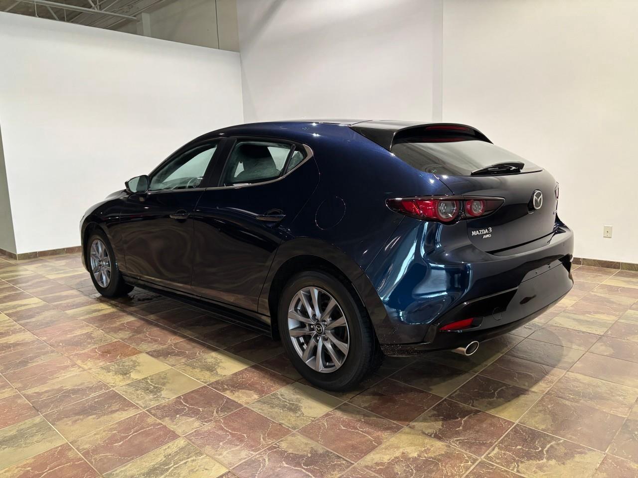 2020 Mazda MAZDA3 GS Photo2