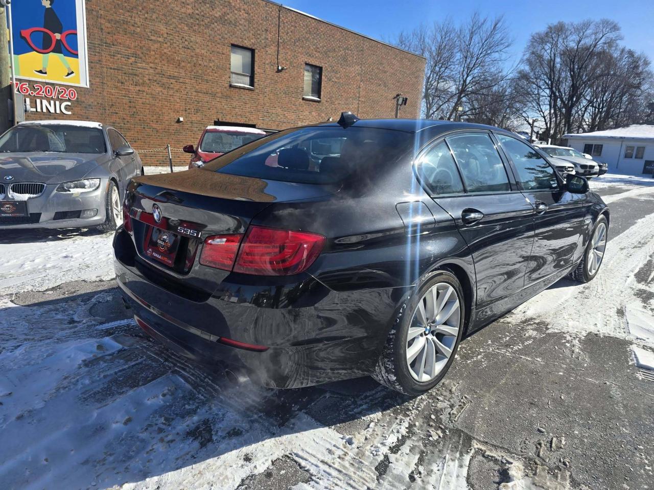 2012 BMW 5 Series 4dr Sdn 535i xDrive AWD Photo3