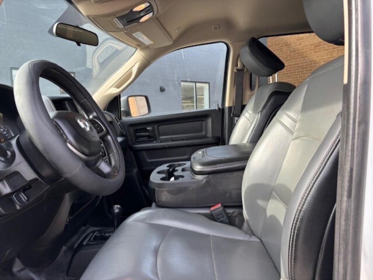 2019 RAM 2500 4X4 V8 TRADESMAN-CREW CAB LONG BOX-1 OWNER-FINANCE Photo