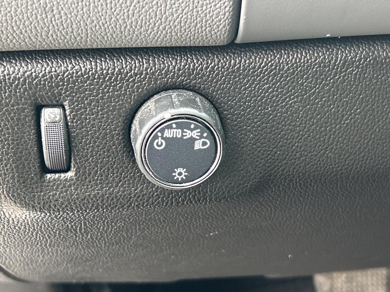 2022 Chevrolet Colorado Crew Cab 128 Work Truck   Leather   Hard Cap Photo