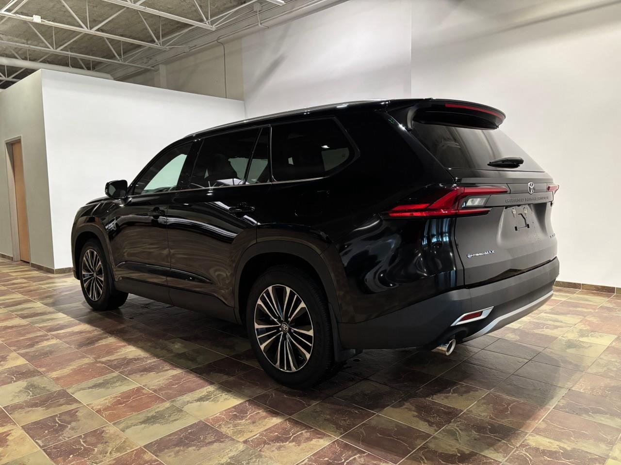 2025 Toyota Grand Highlander Platinum Max Photo