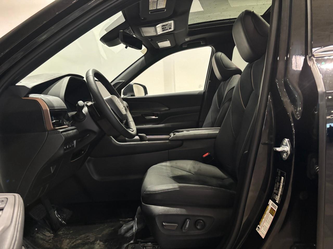 2025 Toyota Grand Highlander Platinum Max Photo