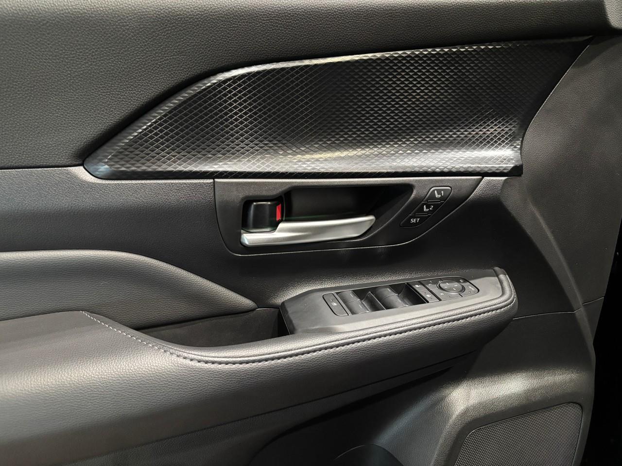 2025 Toyota Grand Highlander Platinum Max Photo