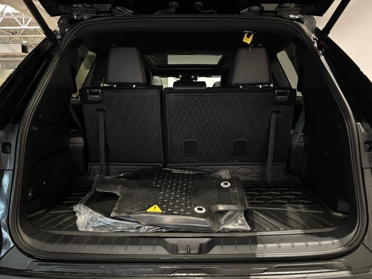 2025 Toyota Grand Highlander Platinum Max Photo