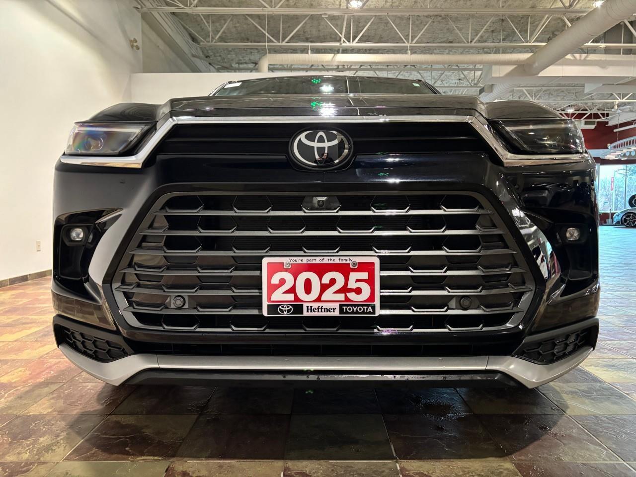 2025 Toyota Grand Highlander Platinum MAX 20 Allow Wheels - Panoramic Moonroof Photo