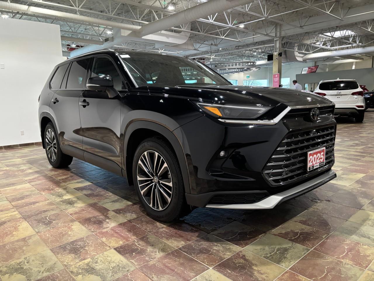 2025 Toyota Grand Highlander Platinum MAX 20 Allow Wheels - Panoramic Moonroof Photo