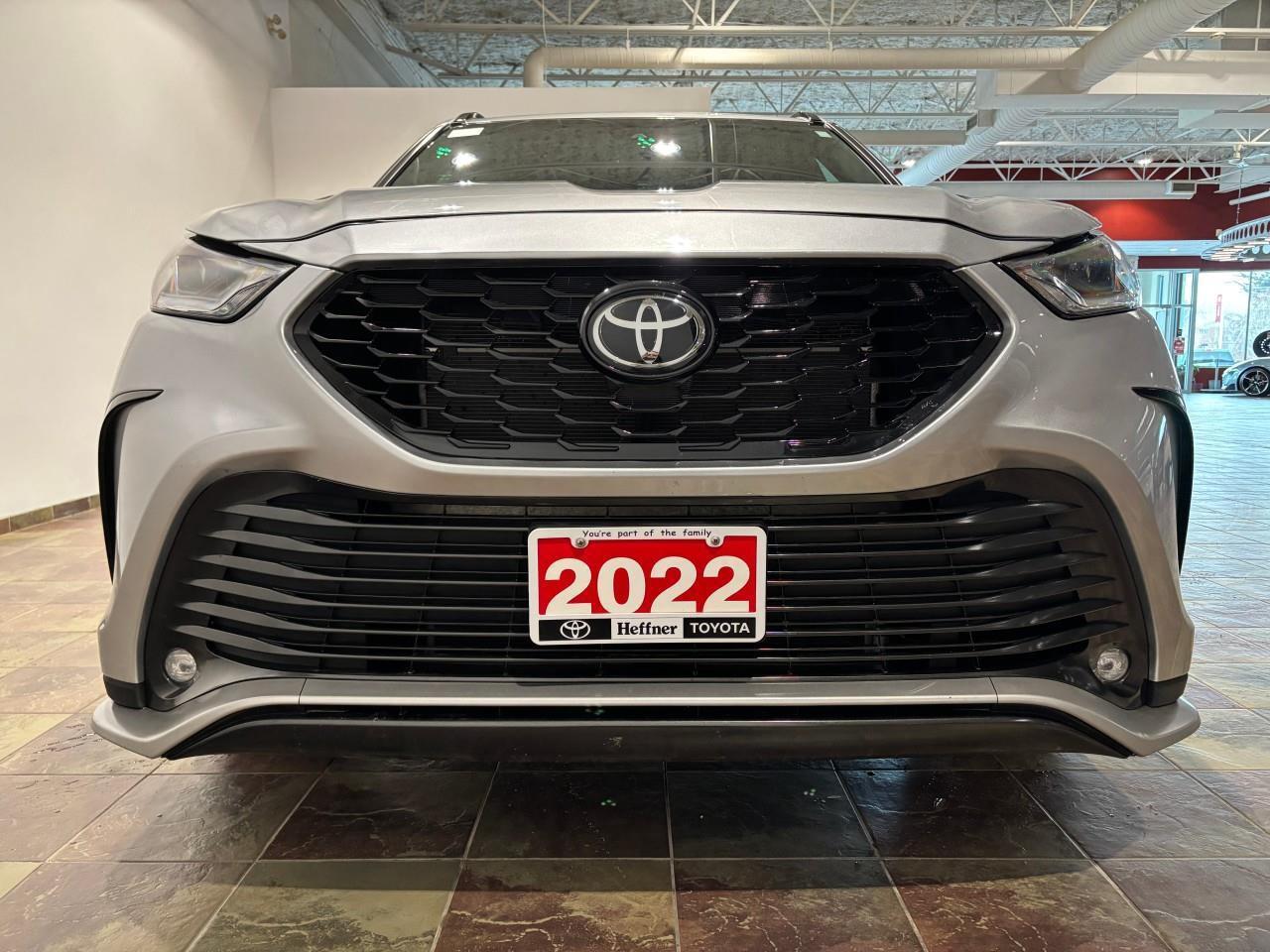 2022 Toyota Highlander XSE Photo3