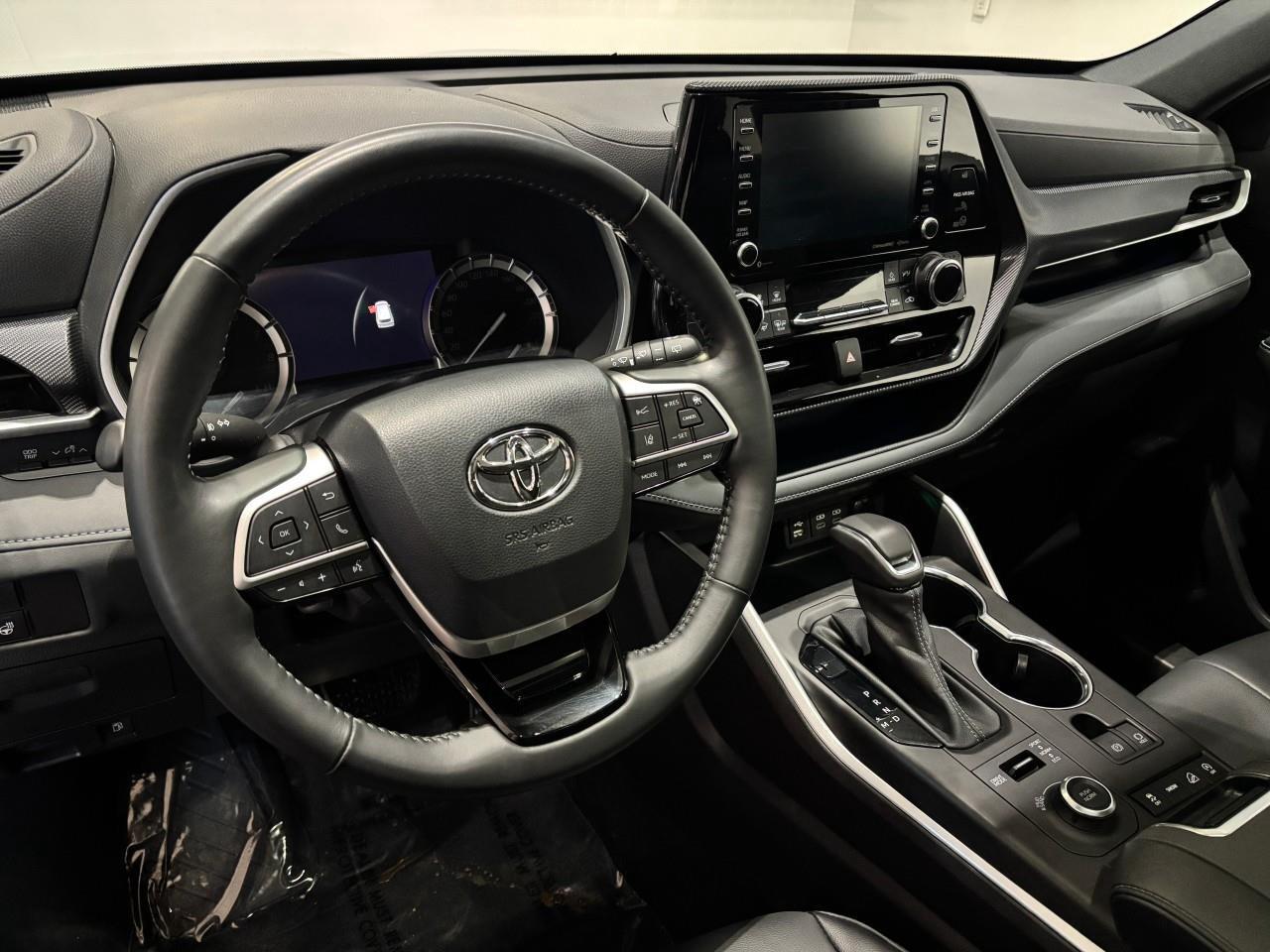 2022 Toyota Highlander XSE Photo