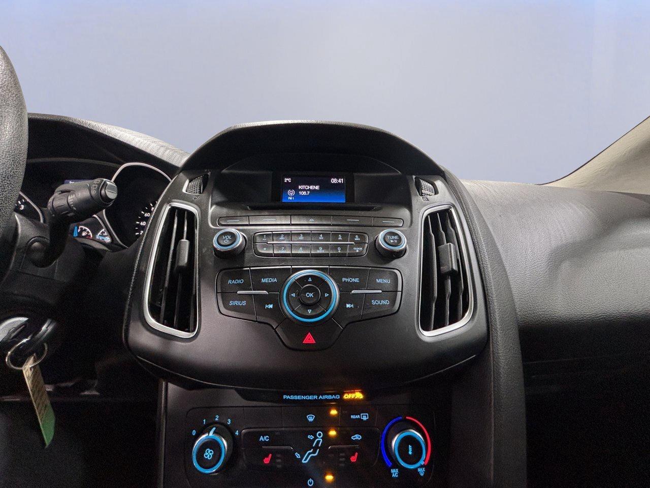 2015 Ford Focus SE Photo