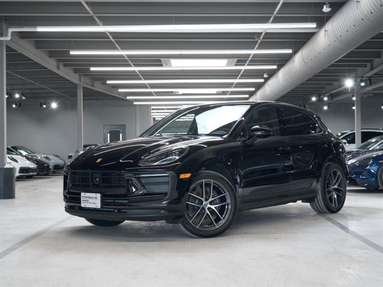 2025 Porsche Macan AWD Photo0