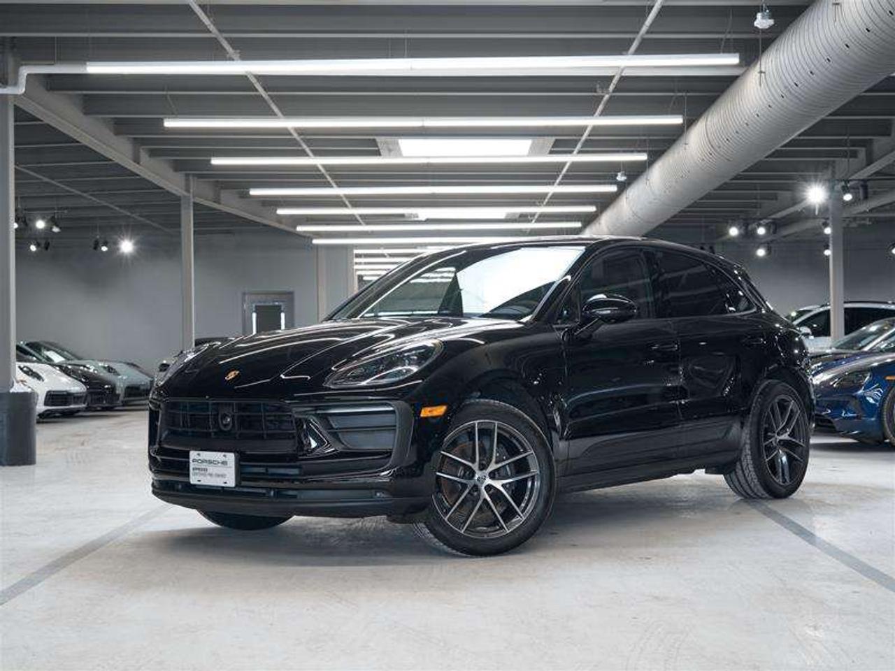 2025 Porsche Macan AWD Photo