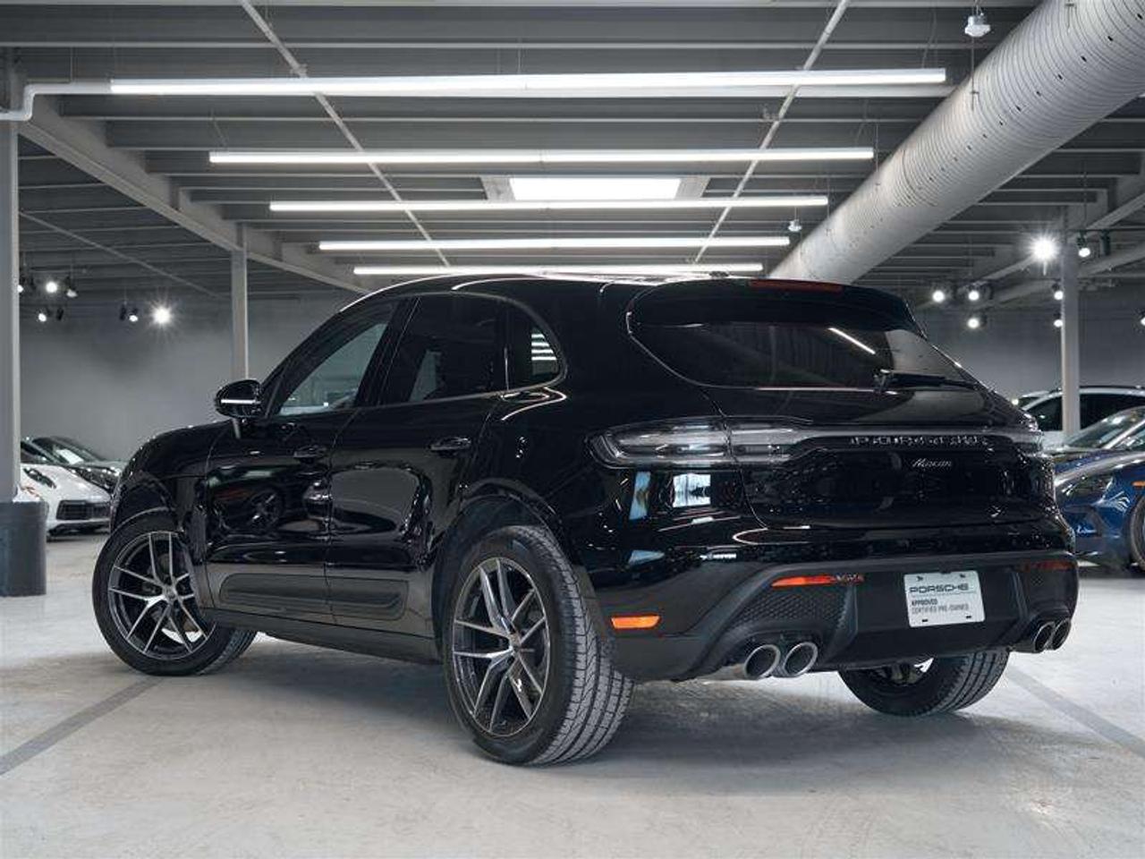 2025 Porsche Macan AWD Photo2