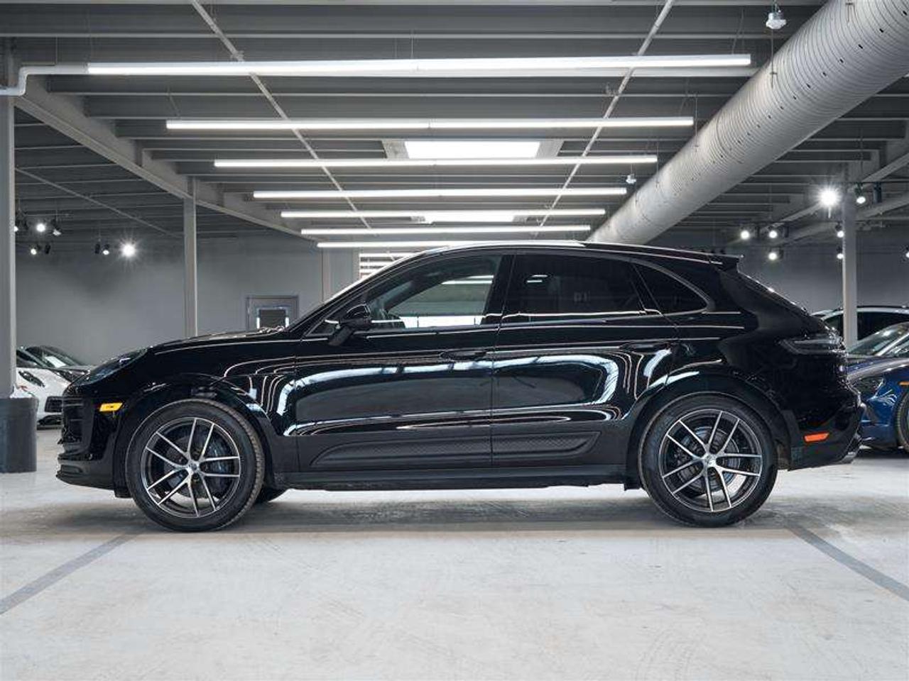 2025 Porsche Macan AWD Photo5