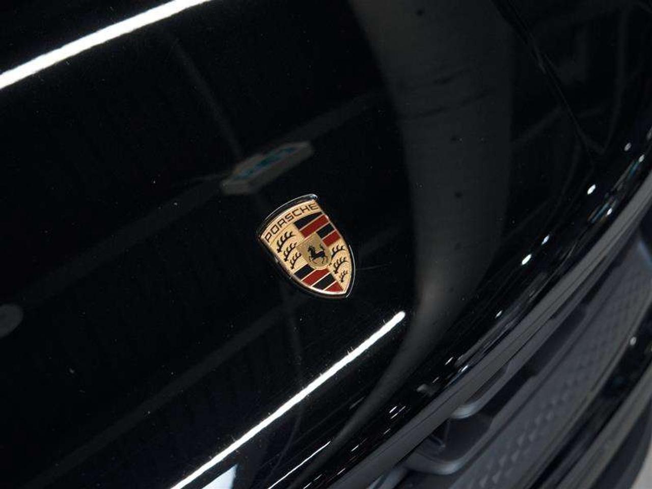 2025 Porsche Macan AWD Photo