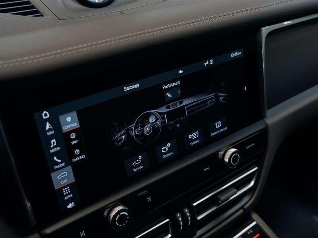 2025 Porsche Macan AWD Photo
