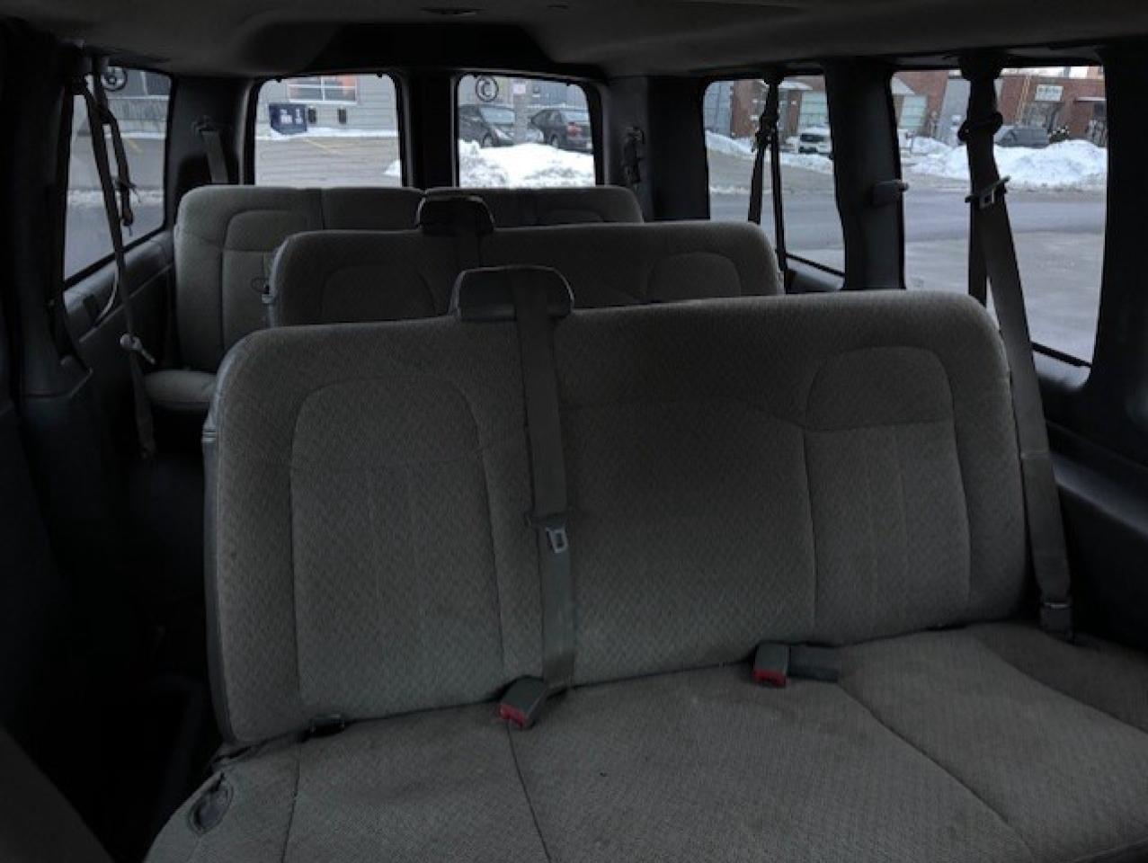 2017 GMC Savana Passenger 2500 LT **12 PASSENGER--BACK UP CAMERA-CERTIFIED** Photo