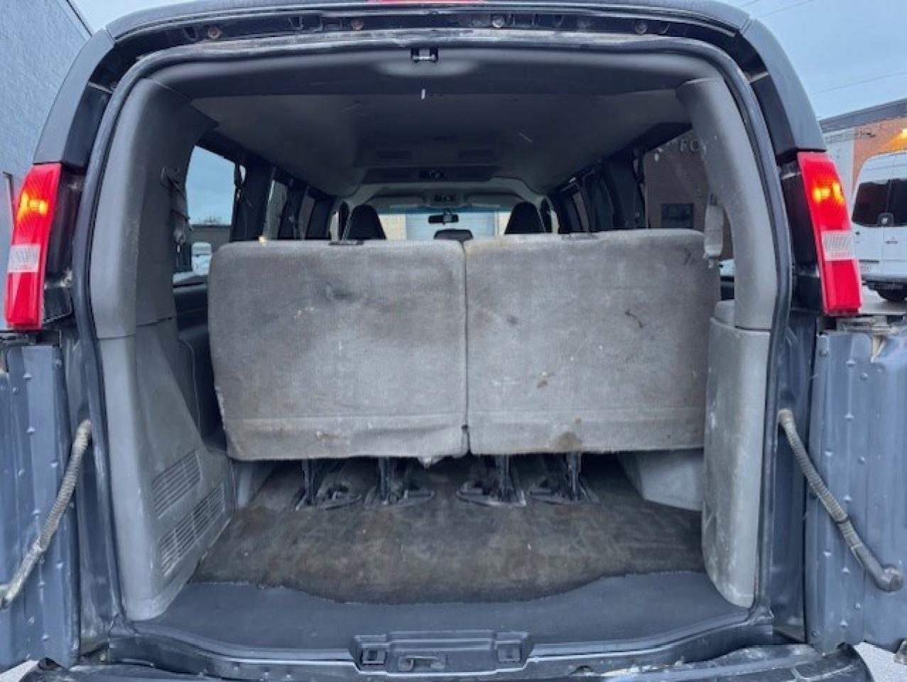 2017 GMC Savana Passenger 2500 LT **12 PASSENGER--BACK UP CAMERA-CERTIFIED** Photo