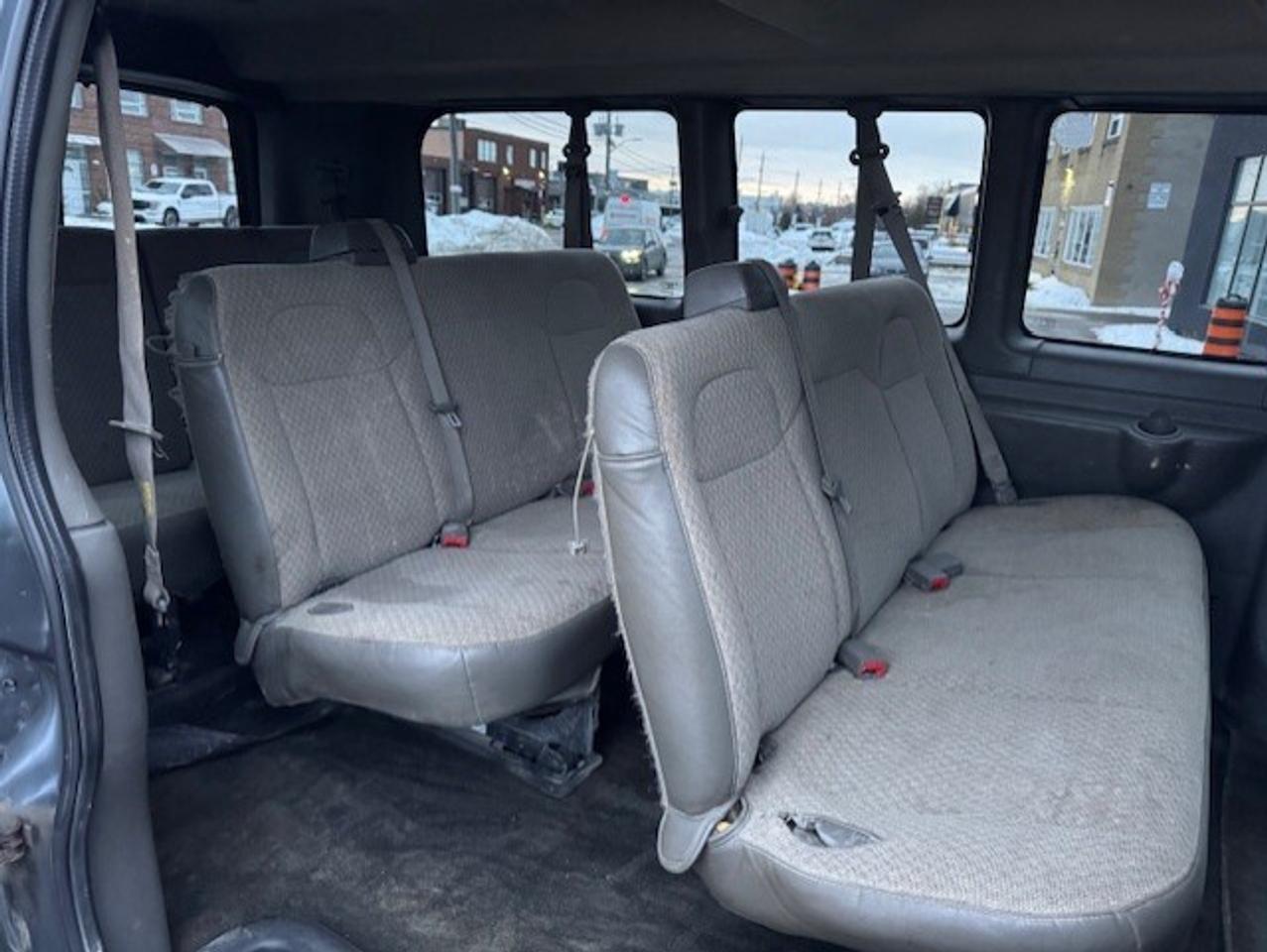 2017 GMC Savana Passenger 2500 LT **12 PASSENGER--BACK UP CAMERA-CERTIFIED** Photo