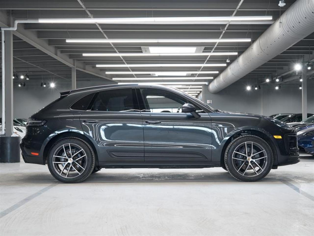 2025 Porsche Macan AWD Photo