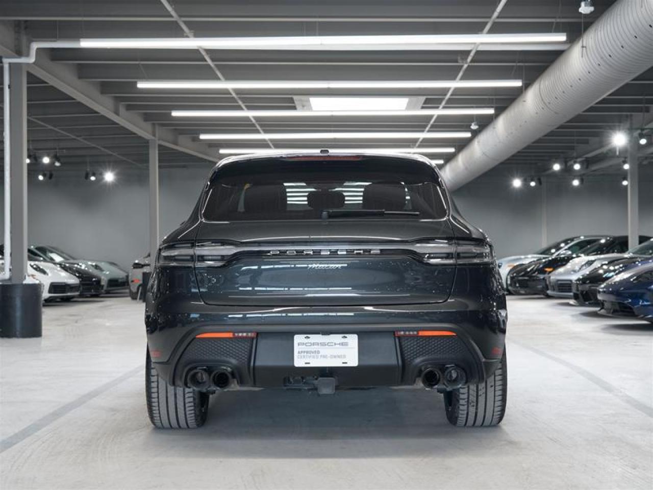 2025 Porsche Macan AWD Photo3