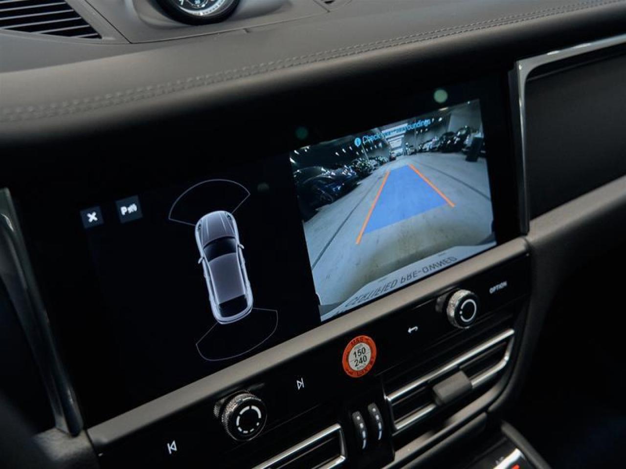 2025 Porsche Macan AWD Photo