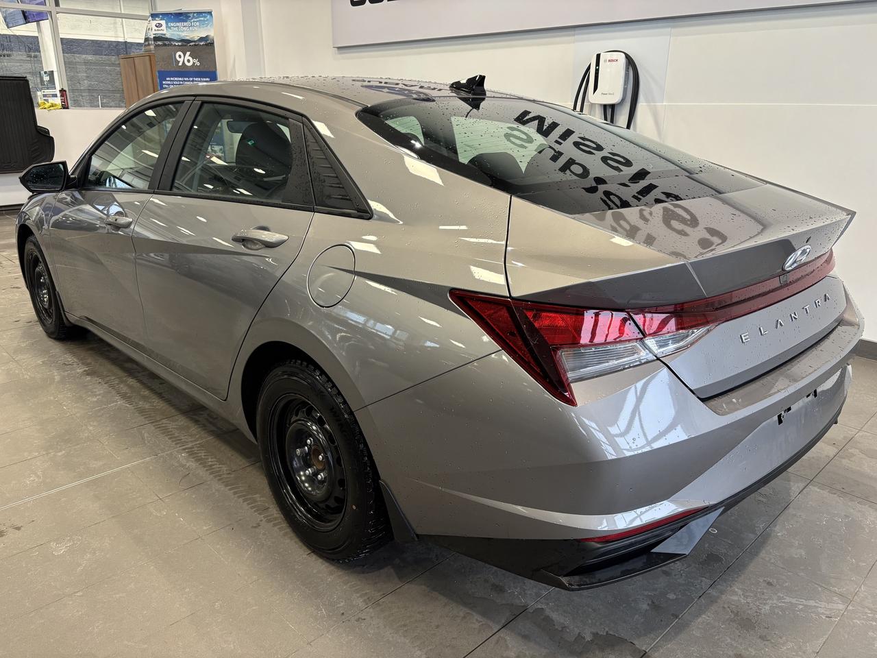 2023 Hyundai Elantra PREFERRED TRIM   ONE OWNER   CLEAN CARFAX  SUNROOF Photo4