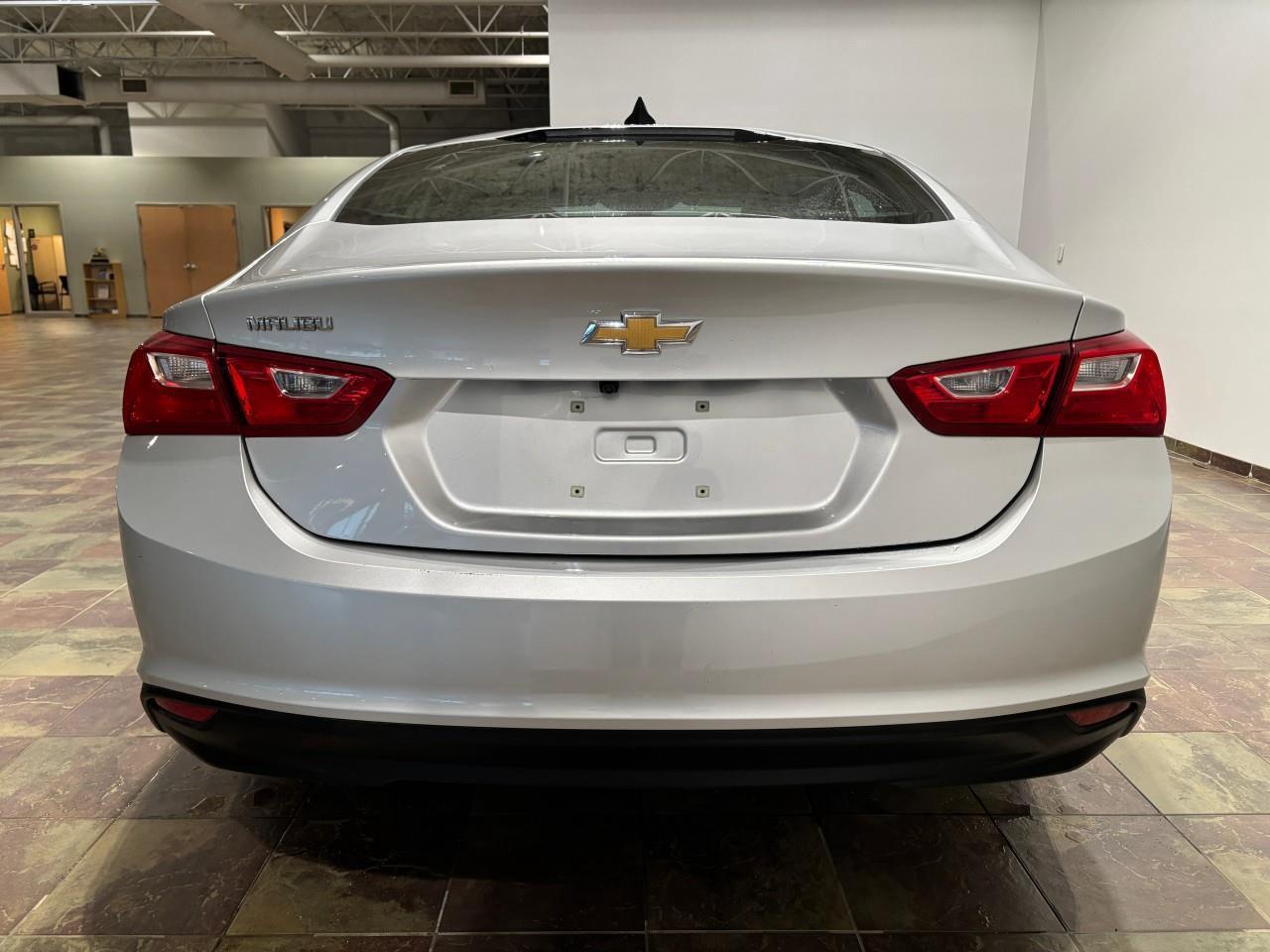 2021 Chevrolet Malibu LS Photo