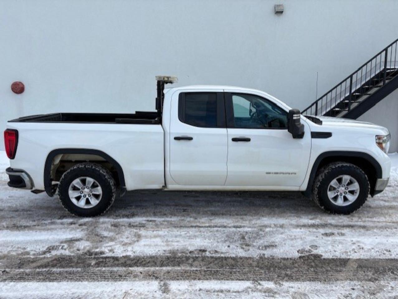 2020 GMC Sierra 1500 4WD V8 5.3L DOUBLE CAB **NEW TIRES-TRANSMISSION** Photo