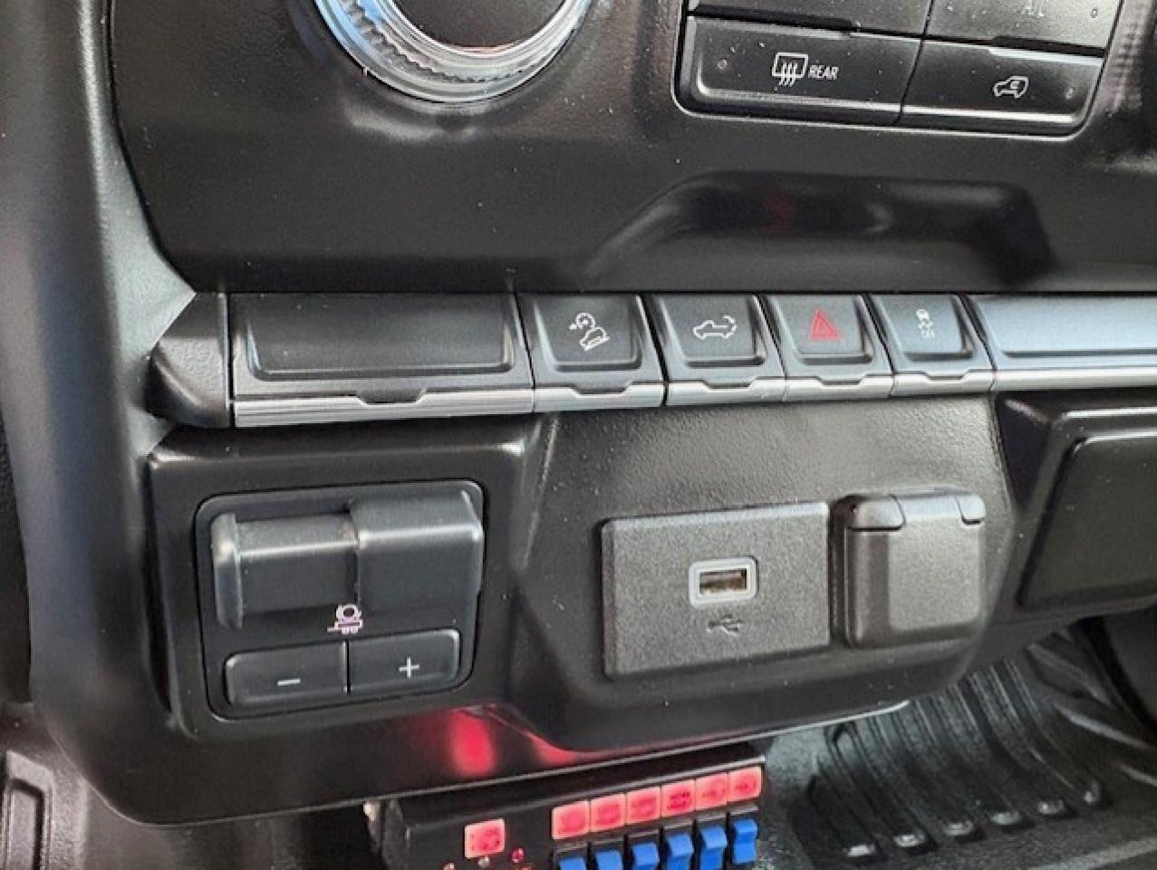 2020 GMC Sierra 1500 4WD V8 5.3L DOUBLE CAB **NEW TIRES-TRANSMISSION** Photo