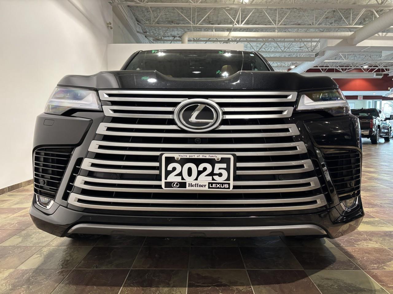 2025 Lexus LX 600  Photo4