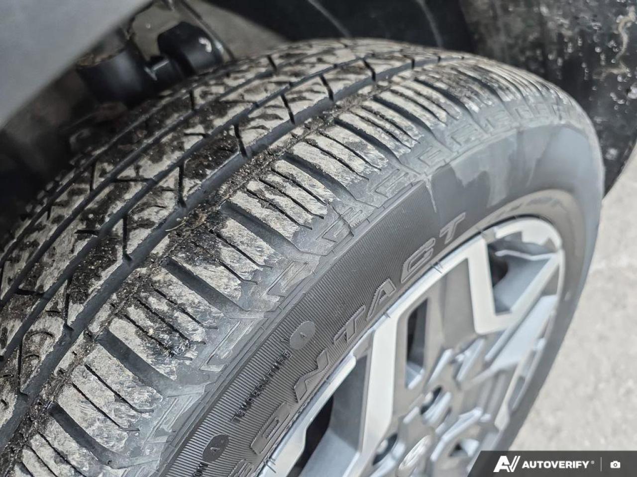 2023 Hyundai Santa Fe Hybrid Luxury Photo