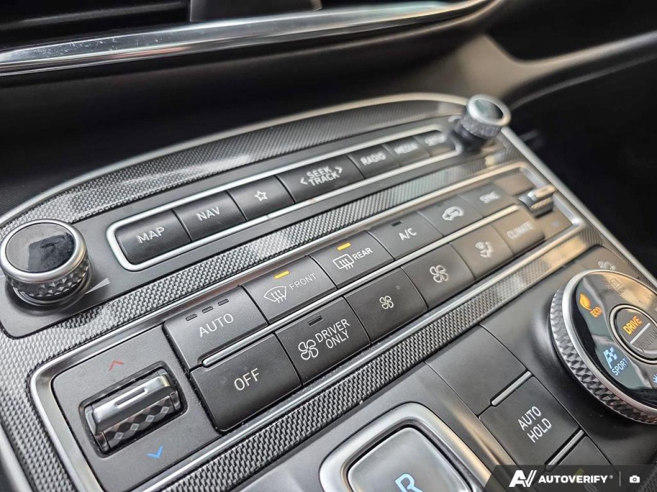 2023 Hyundai Santa Fe Hybrid Luxury Photo