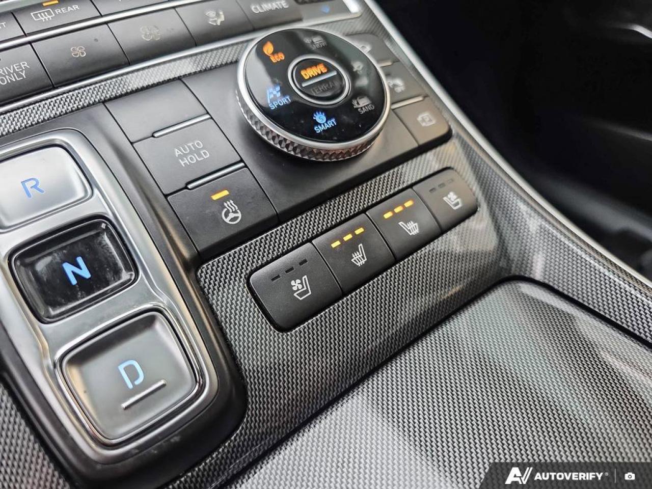 2023 Hyundai Santa Fe Hybrid Luxury Photo