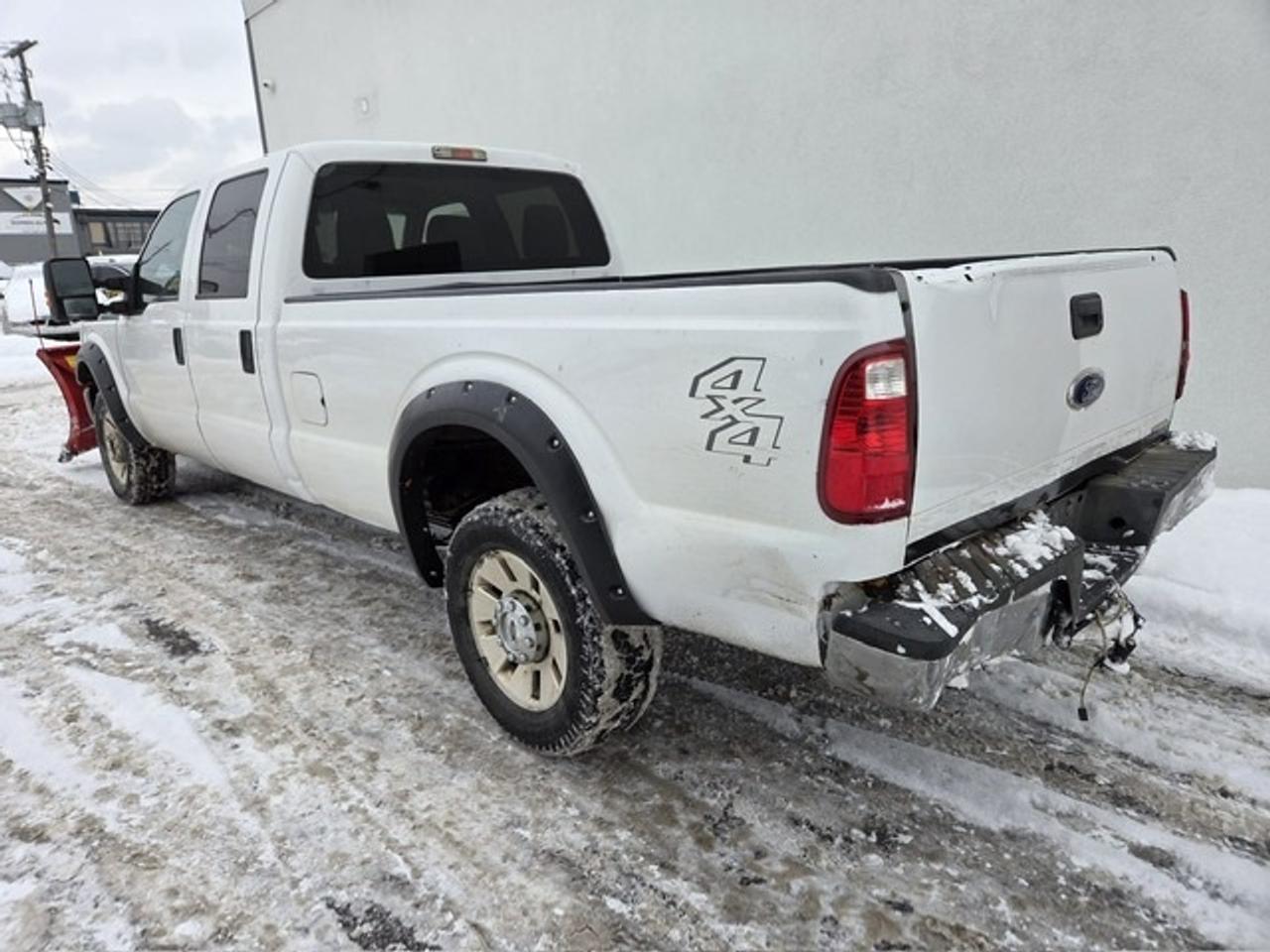 2014 Ford F-250 XLT 4X4-BOSS V SNOW PLOW-CREW CAB-LONG BOX! Photo