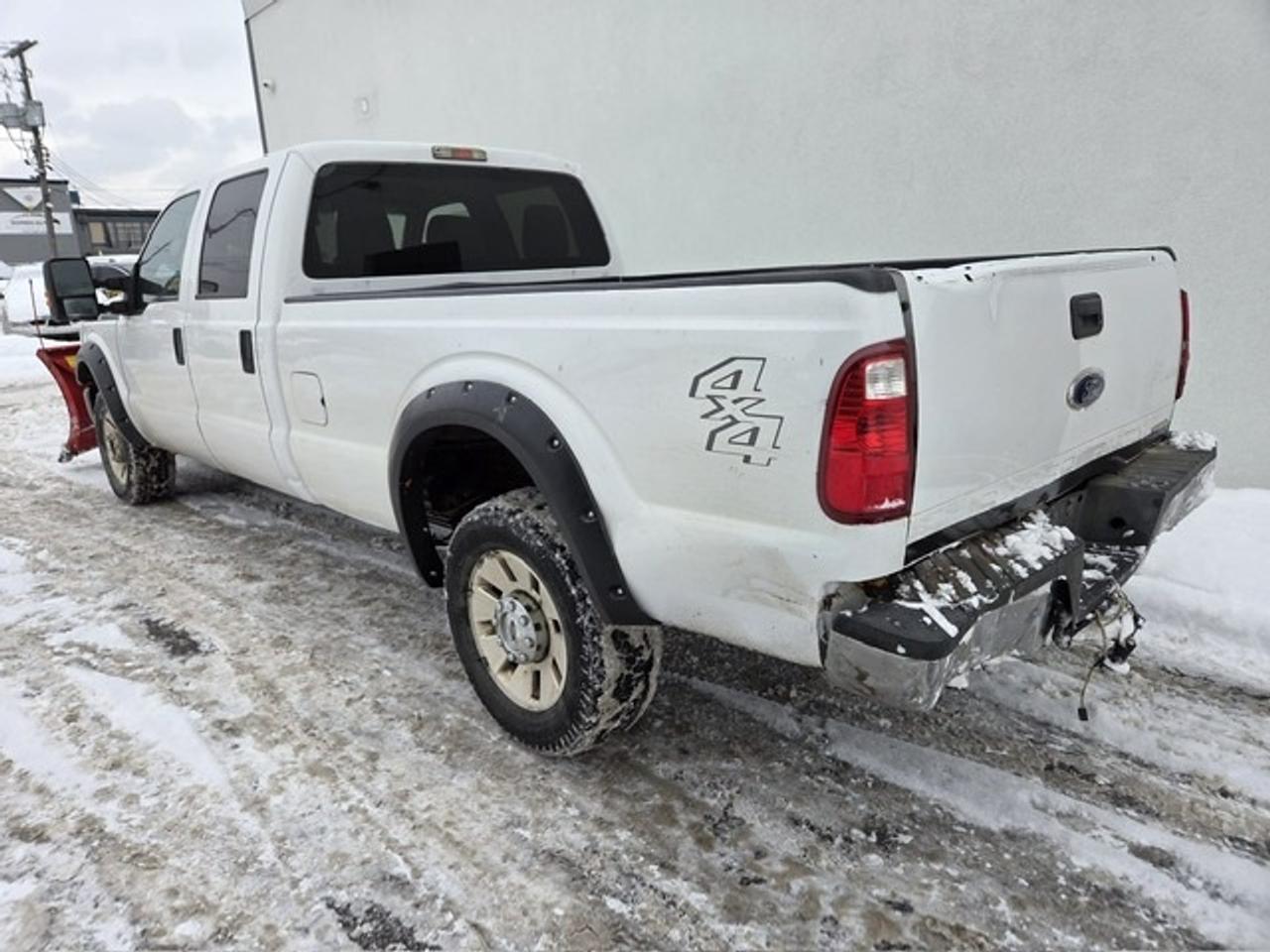 2014 Ford F-250 XLT 4X4-BOSS V SNOW PLOW-CREW CAB-LONG BOX! Photo3