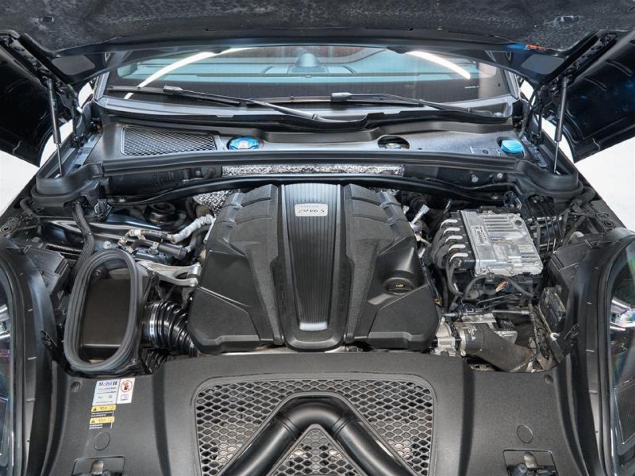 2023 Porsche Macan S Photo