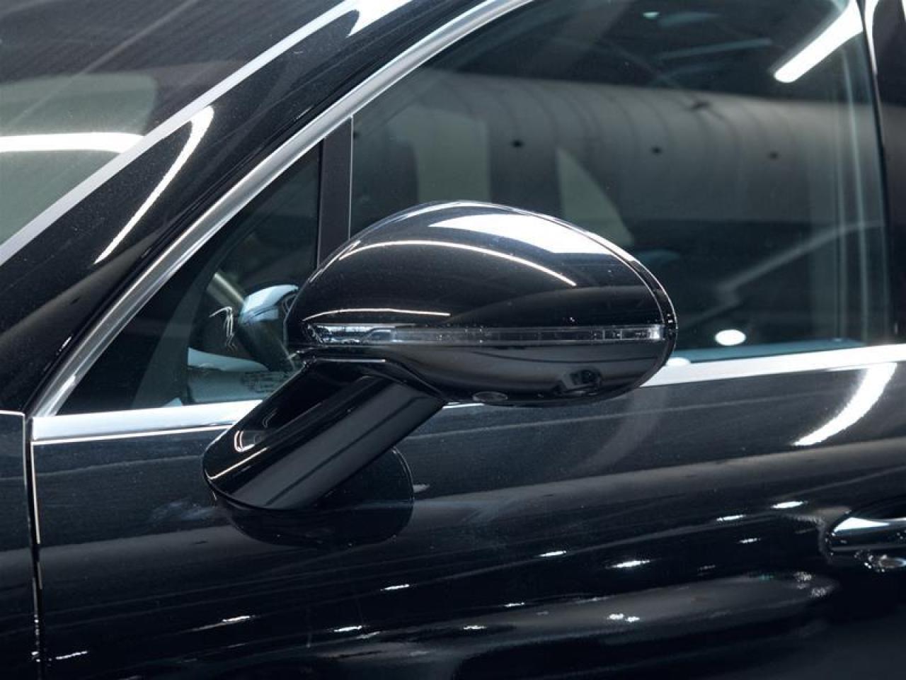 2023 Porsche Macan S Photo