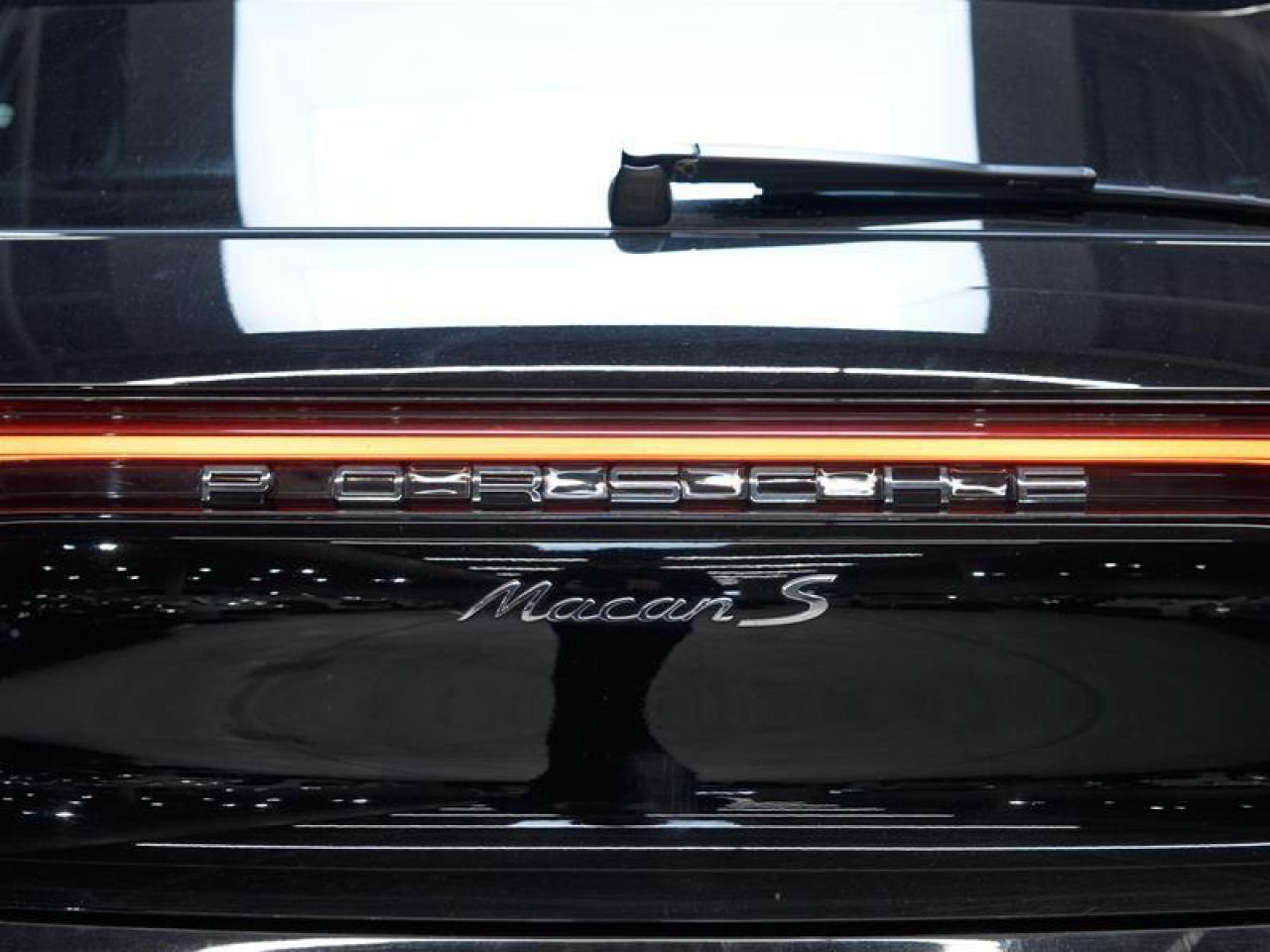 2023 Porsche Macan S Photo