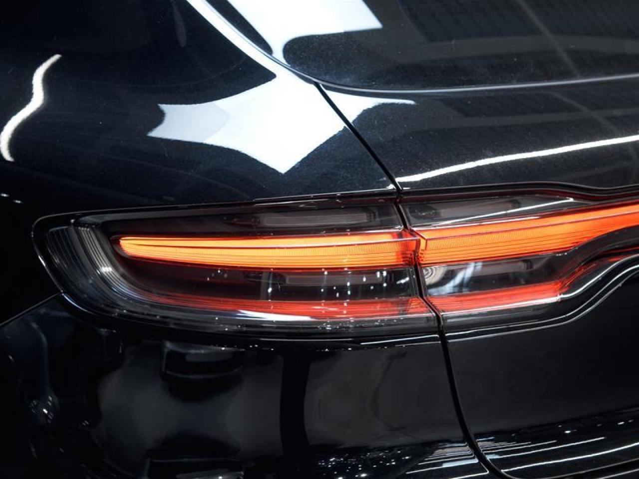 2023 Porsche Macan S Photo