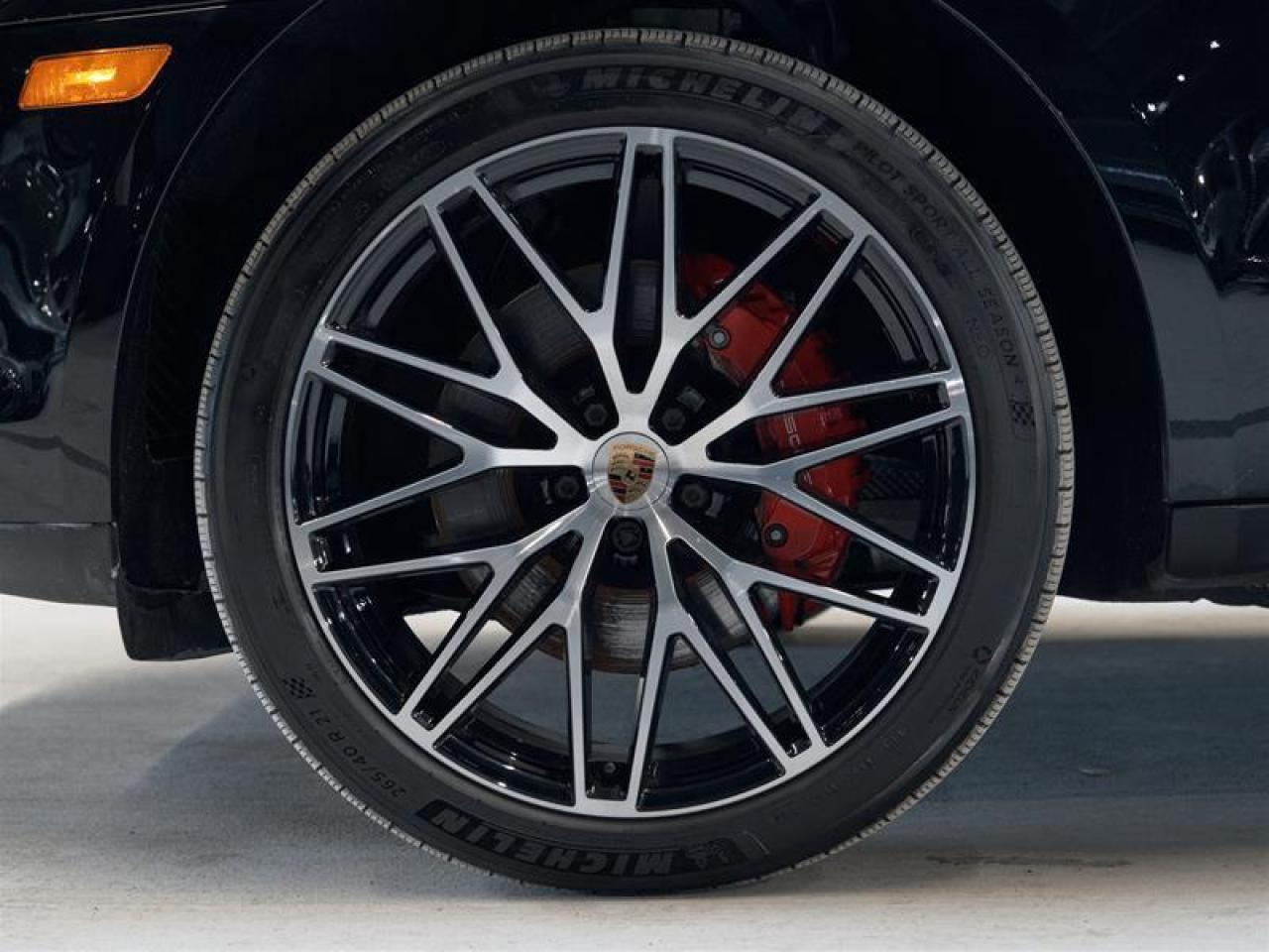 2023 Porsche Macan S Photo