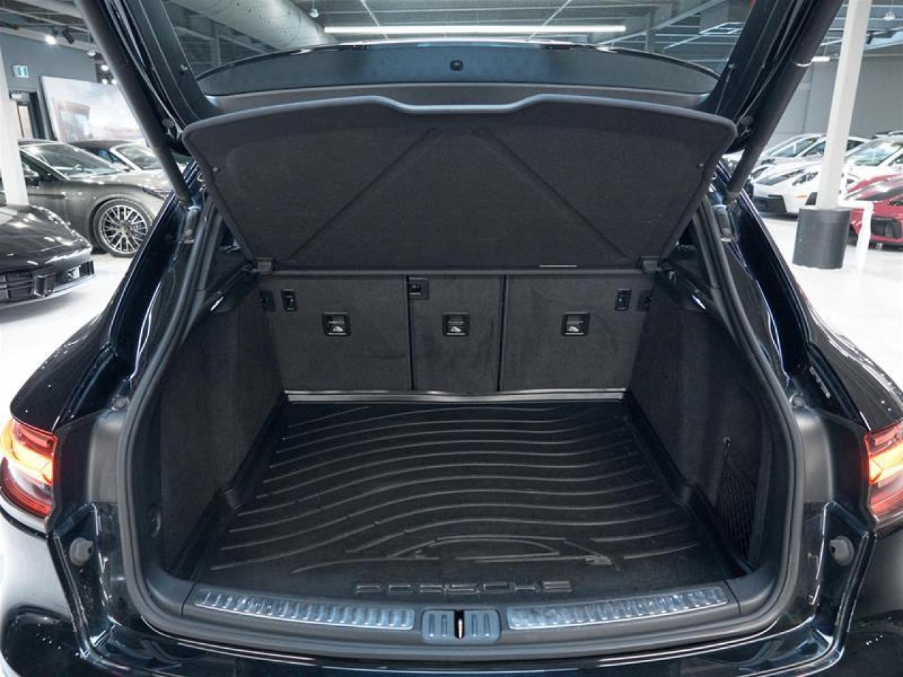 2023 Porsche Macan S Photo