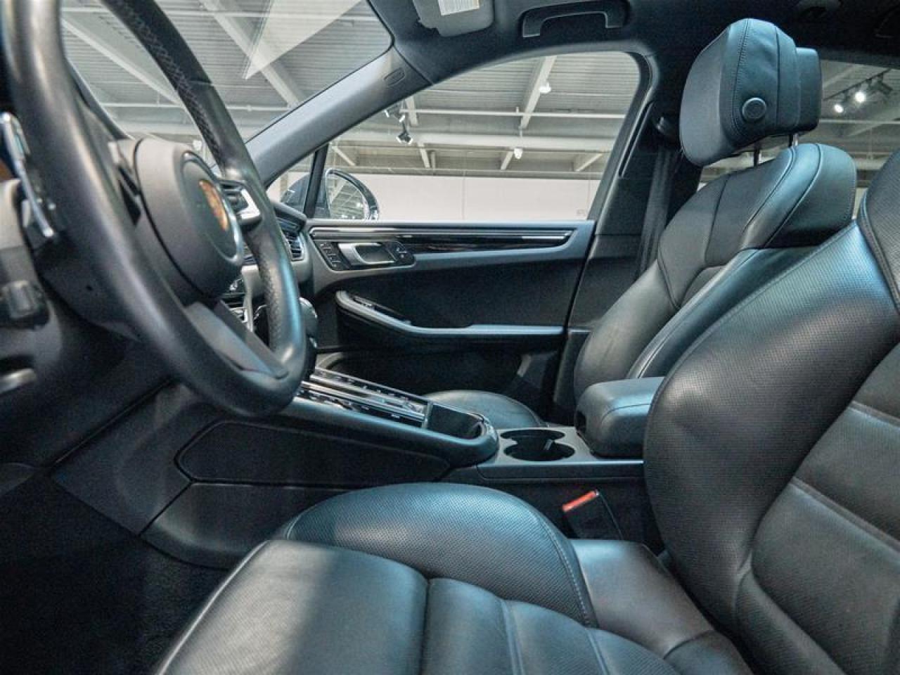 2023 Porsche Macan S Photo