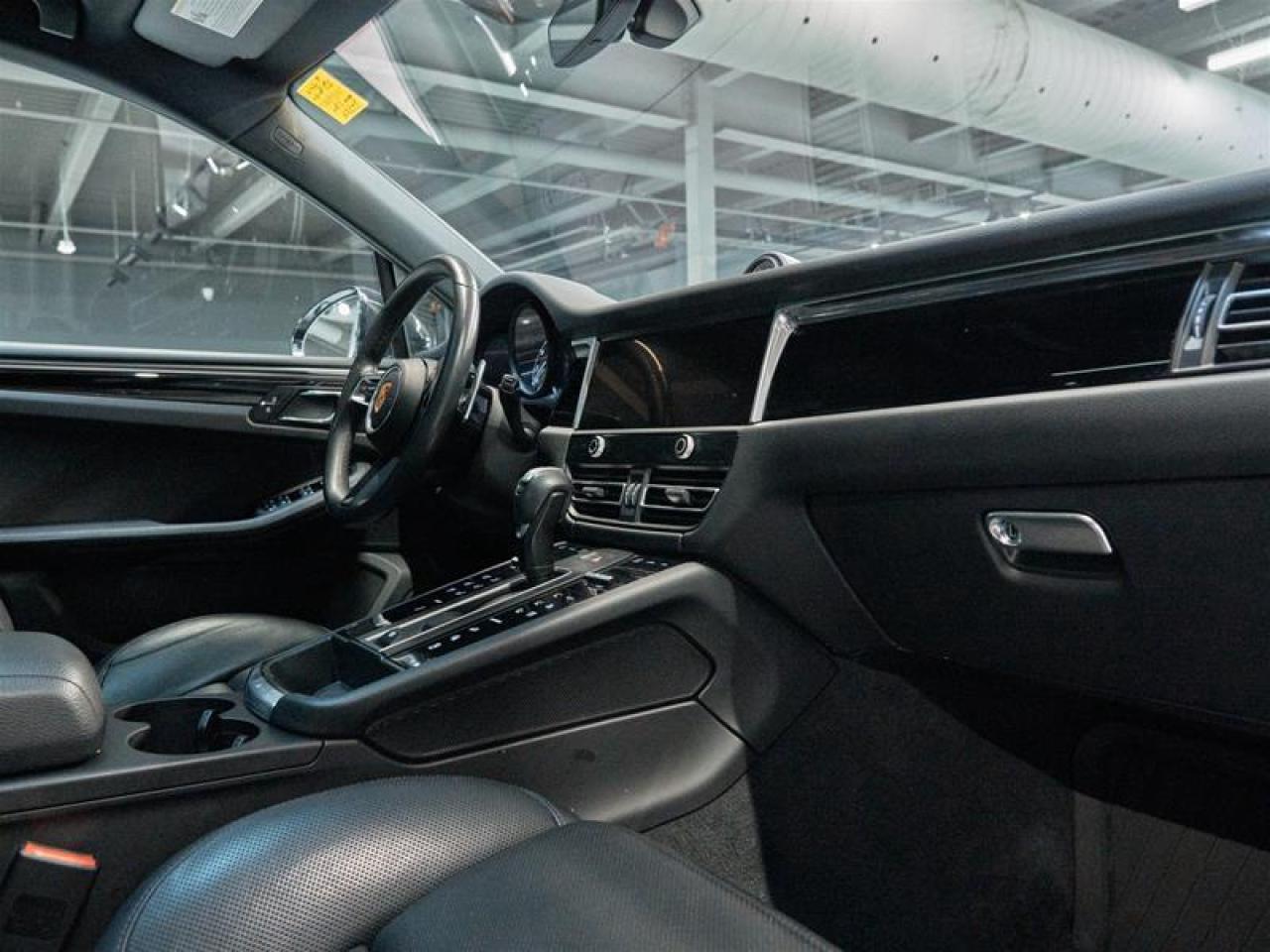 2023 Porsche Macan S Photo