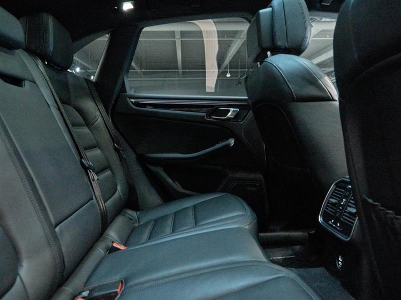 2023 Porsche Macan S Photo