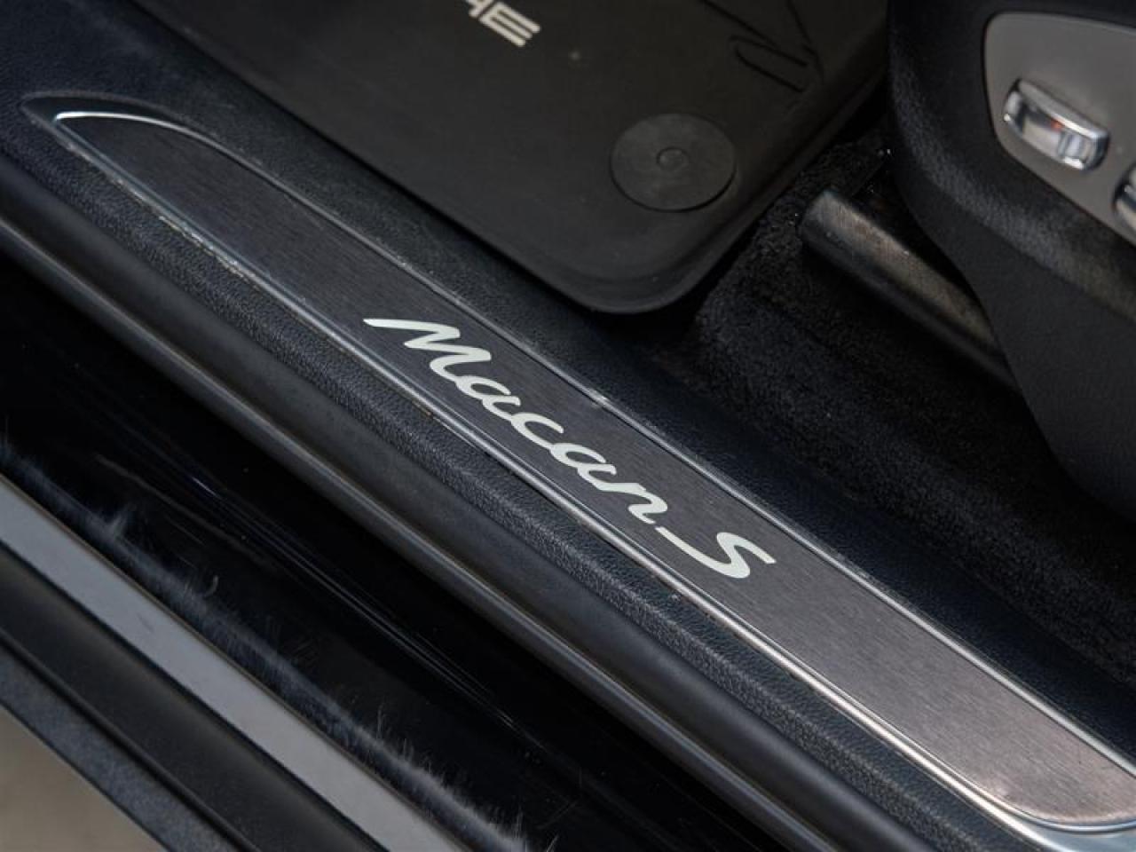 2023 Porsche Macan S Photo