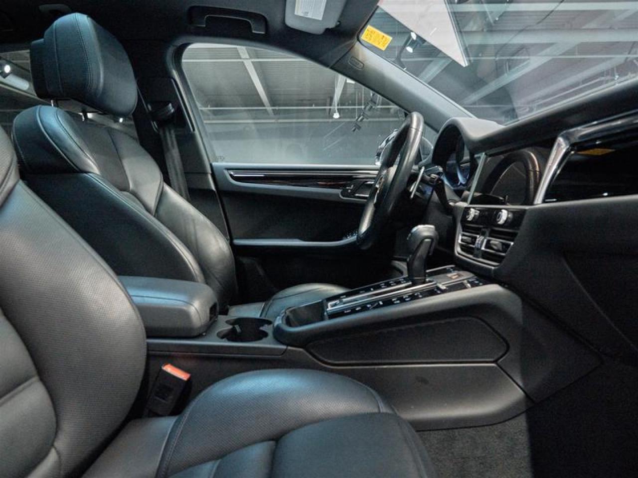 2023 Porsche Macan S Photo