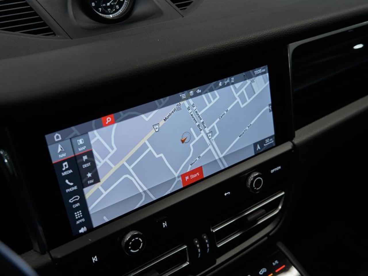 2023 Porsche Macan S Photo